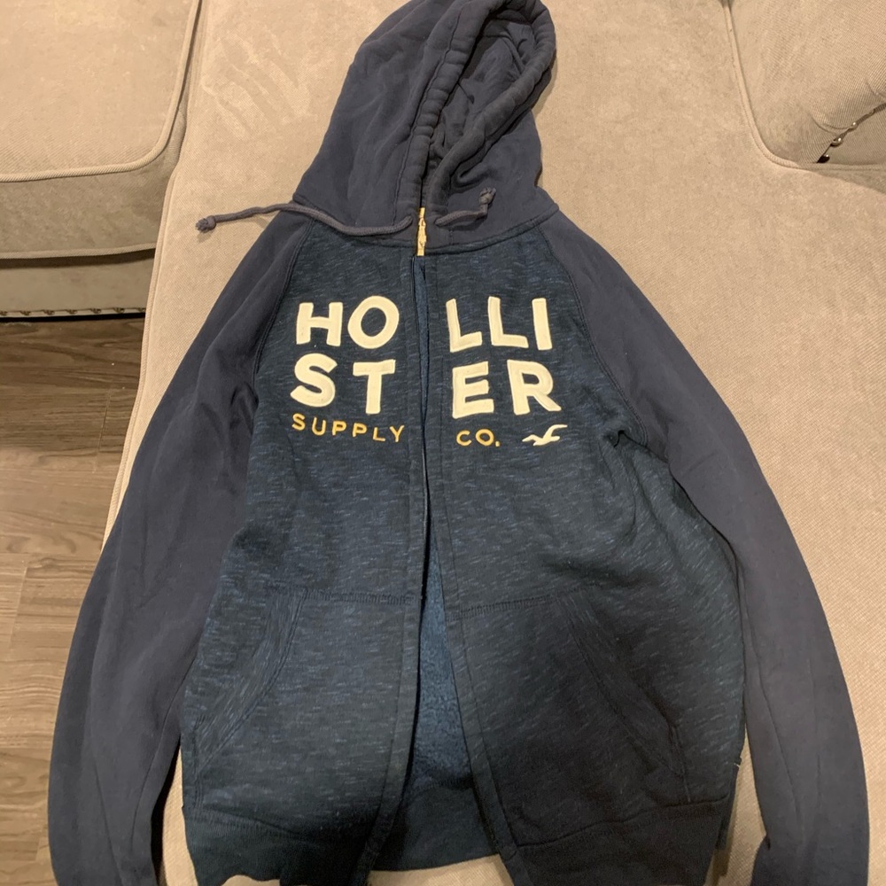 Hollister sweater